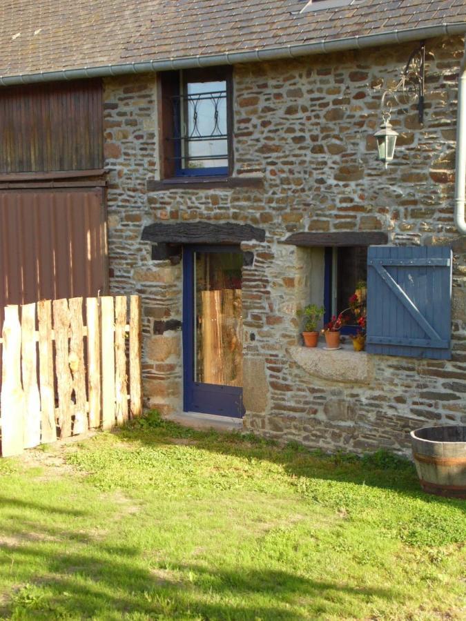 Gîte à la ferme en pleine nature Pleine-Fougères Exterior foto